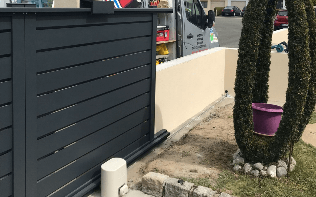 Portail à Montreuil Juigné