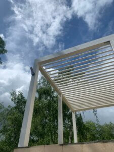 pergola bioclimatique à Bouchemaine