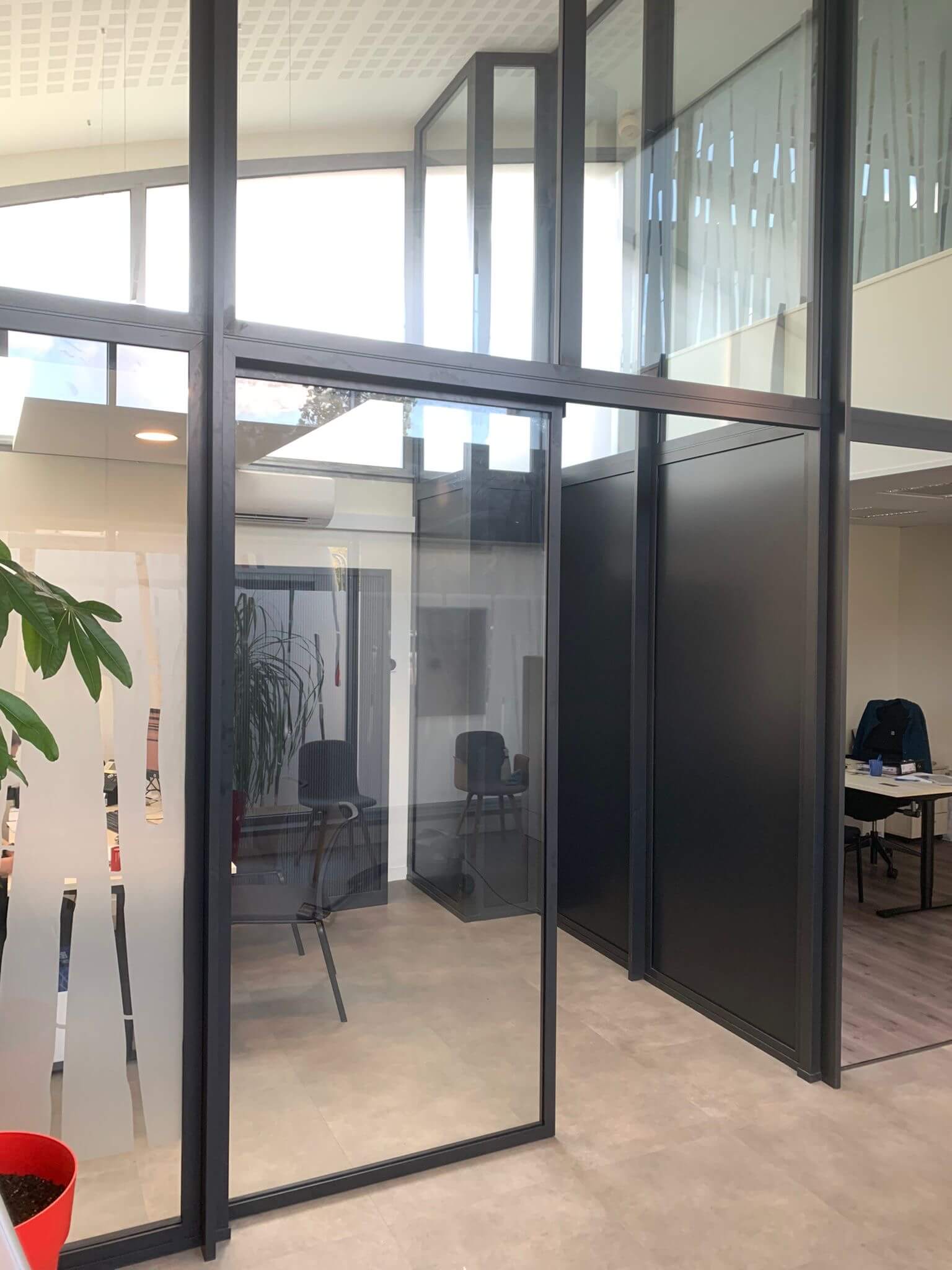 cloison-vitree cloison vitrée pour une banque d'Angers