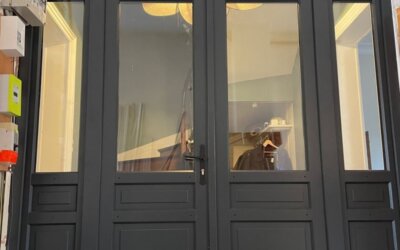 Porte d’entrée en bois à Angers